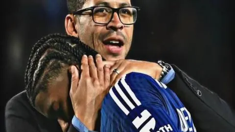 “蓉城官方宣布塞鸟加入阵容；大宝退役仪式正在筹备中”